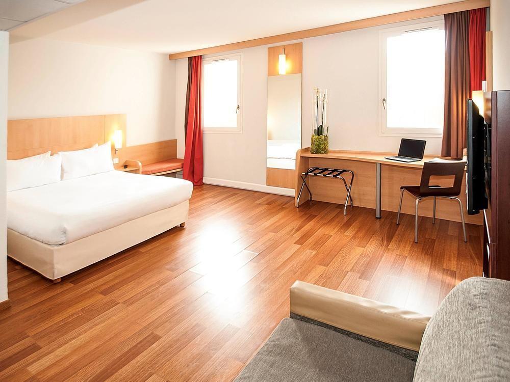 Easyhotel Palais Des Congrès – Old Town Hotel 2*