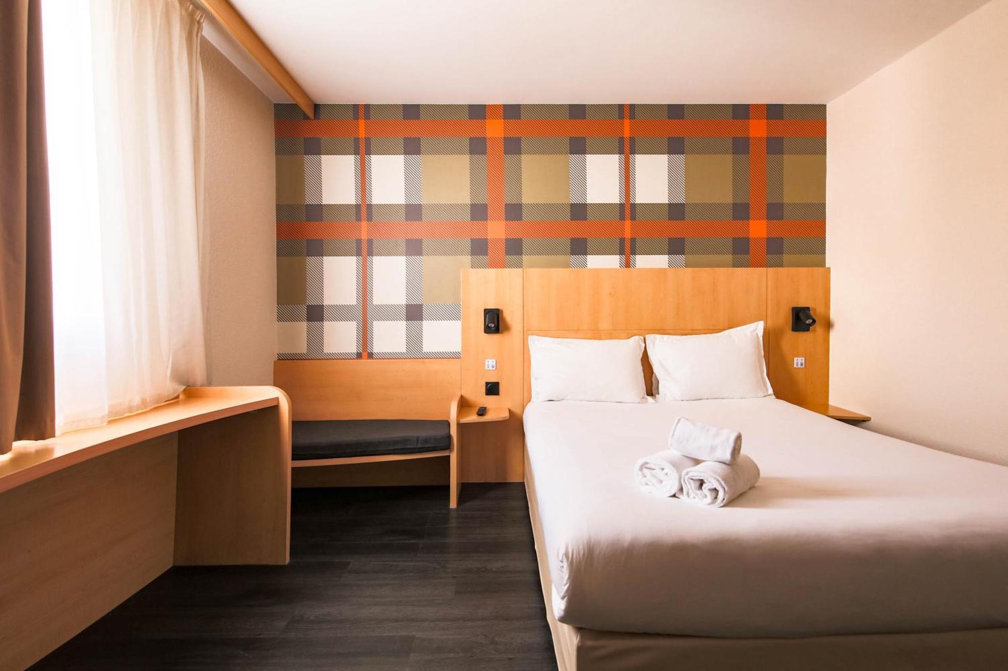 Hotel Easyhotel Palais Des Congrès – Old Town