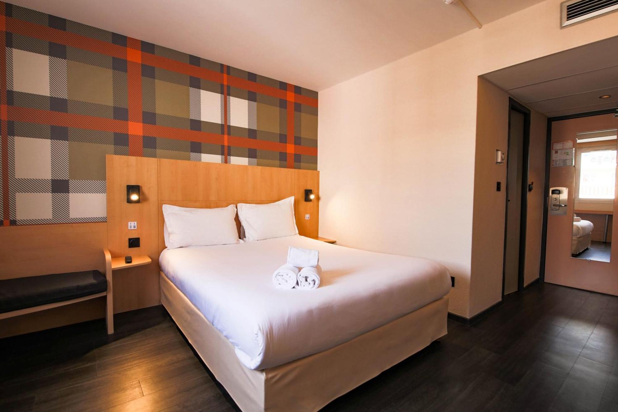Easyhotel Palais Des Congrès – Old Town Hotel 2*