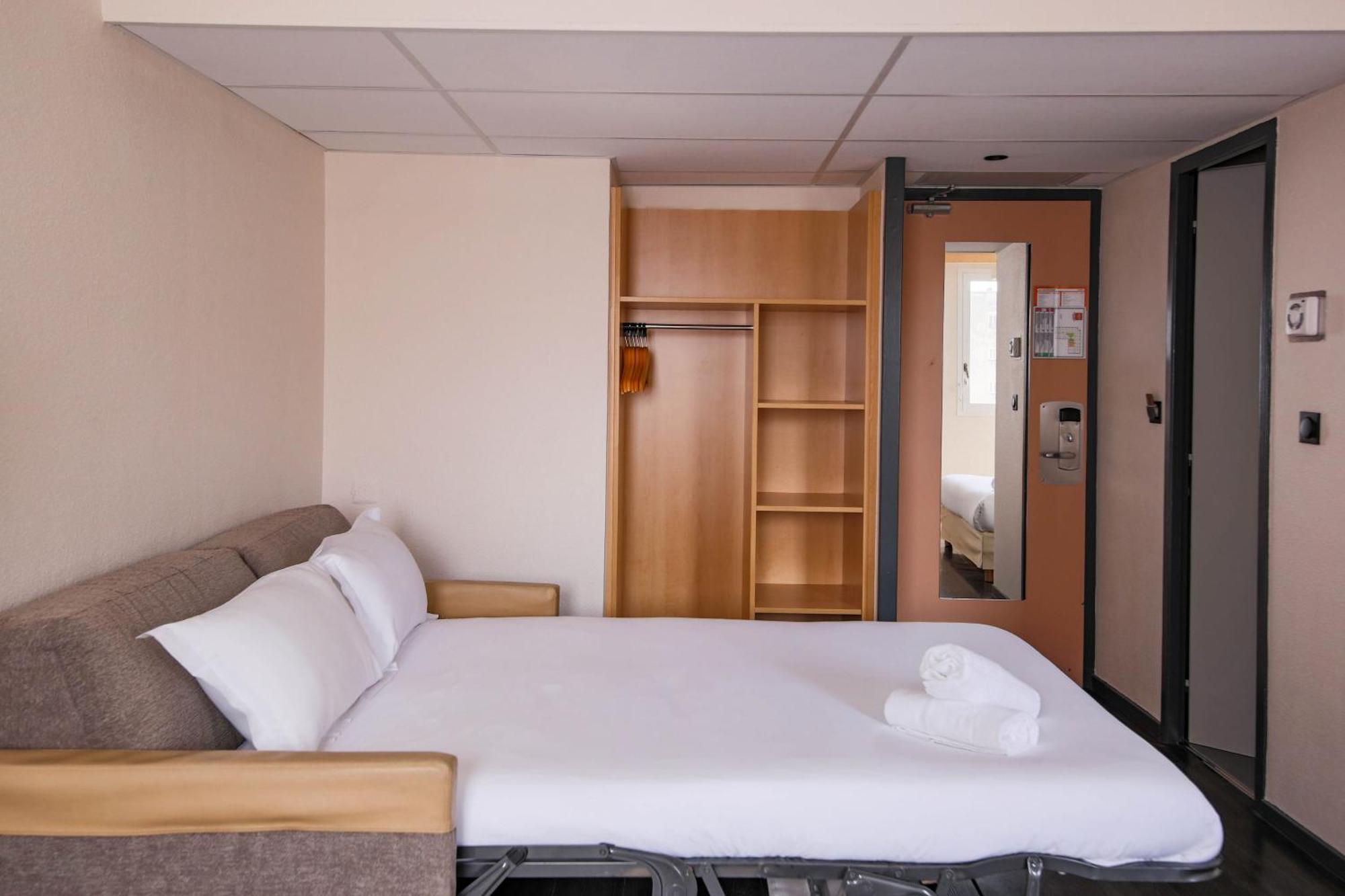 Easyhotel Palais Des Congrès – Old Town 2*