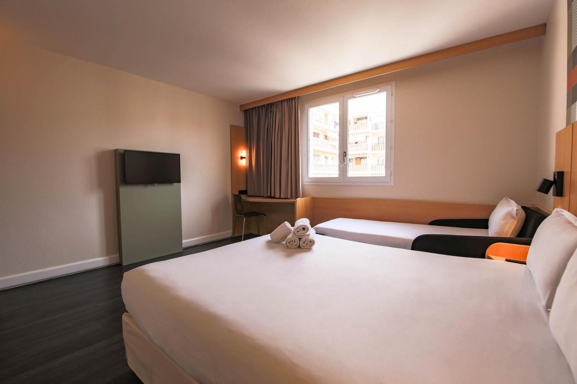 Hotel Easyhotel Palais Des Congrès – Old Town