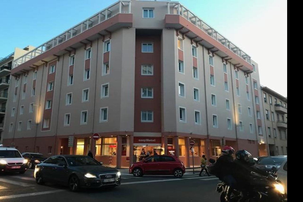 Easyhotel Palais Des Congrès – Old Town 2*